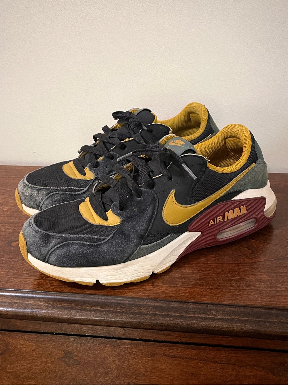 Nike Air Max Excee 'Vintage Green Red Bronzine' Sneaker Size 9.5